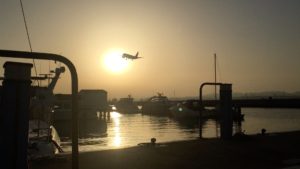 Calypso ligt in Gibraltar tussen de jet-set