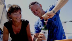 Flessenpost voor Yvonne Kamiel Mila en Boet